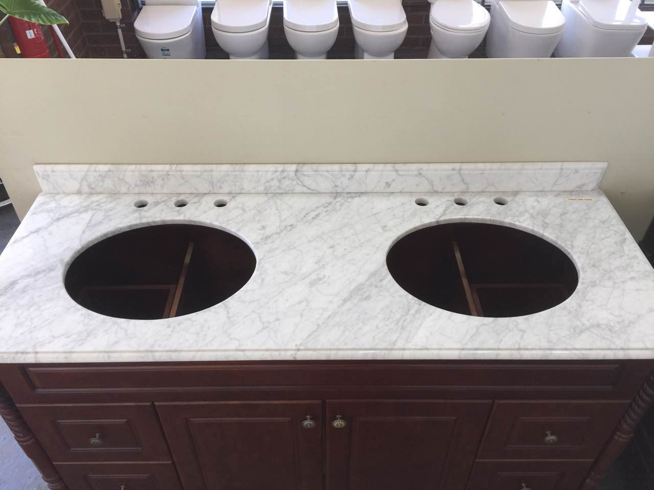 Carrara Marble Bench Top With Undermount Basin
