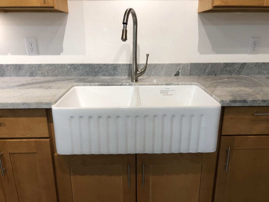 CLOSING DOWN SALE Double Farmhouse Sink White A Grade 3318