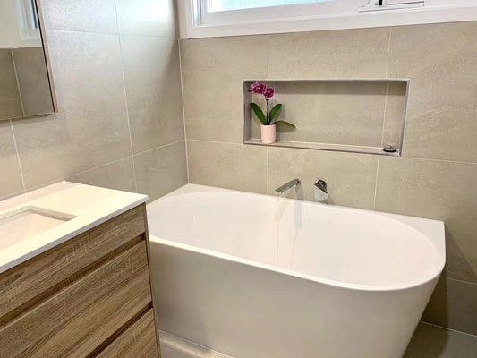 Free Standing Back to Wall Bath Tub